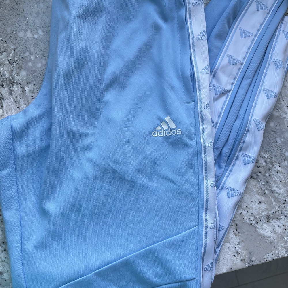 Women’s Adidas tapered Fit pant